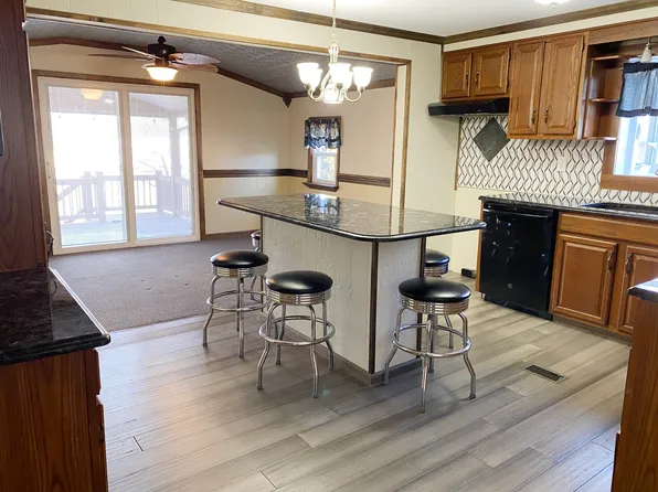 1204 Chestnut St, Mifflinburg, PA 17844