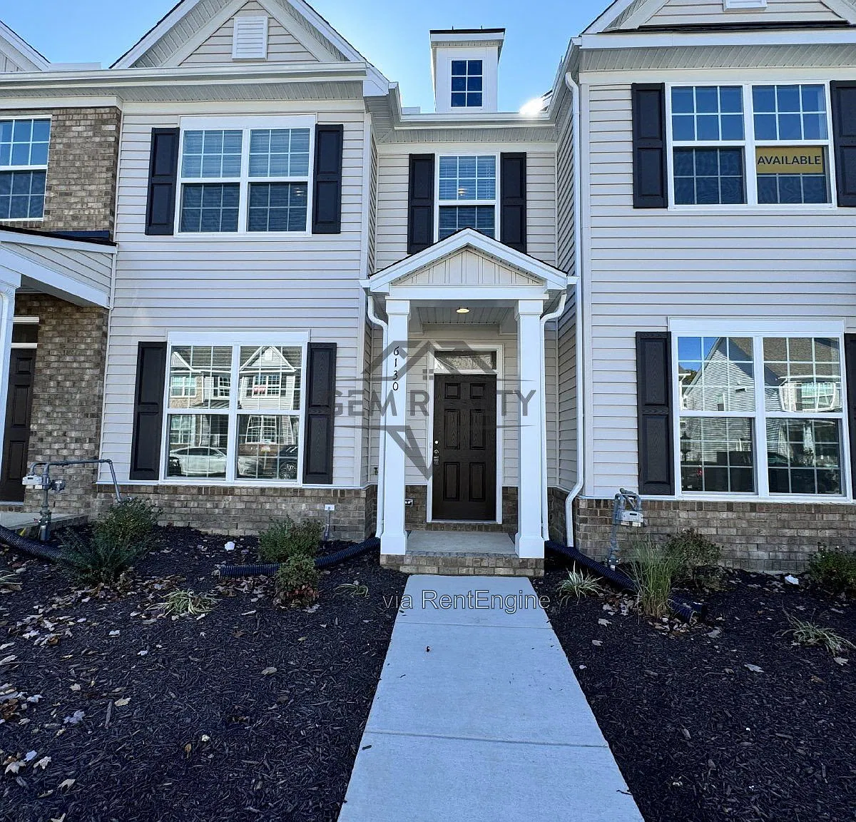 3 bed, 2.5 bath, 1474 sqft, $2,350 — Photo 2