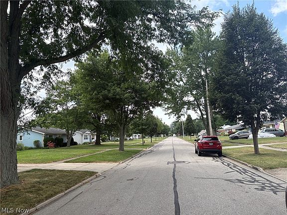 2nd image of 448 Chestnut Dr
