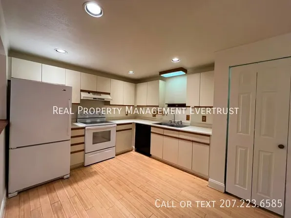 34 Ocean Park Rd APT 7, Saco, ME 04072
