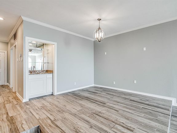 3rd image of 458 Yacht Club Dr APT C