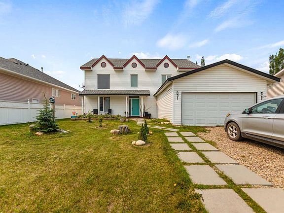 2nd image of 39 E Chinook Cres