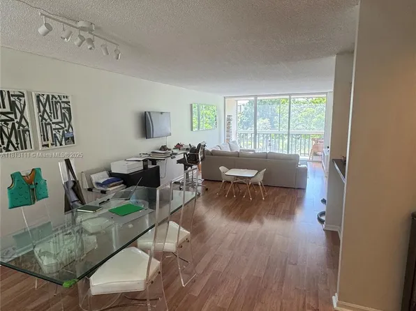 7011 Environ Blvd APT 314, Lauderhill, FL 33319