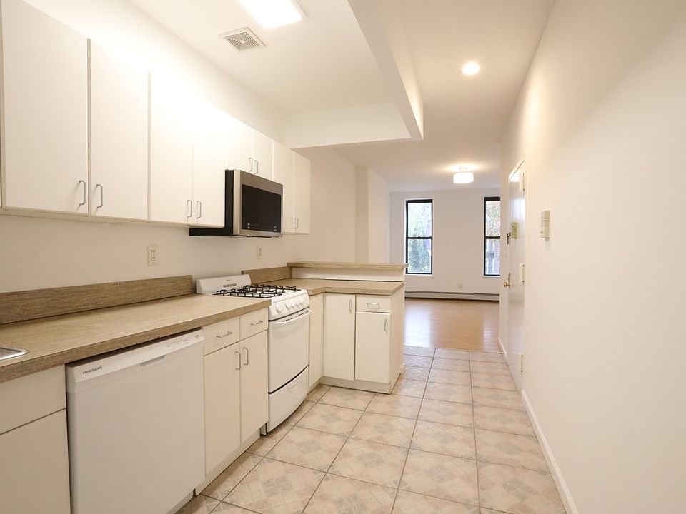 1st image of 47-38 11th St #4