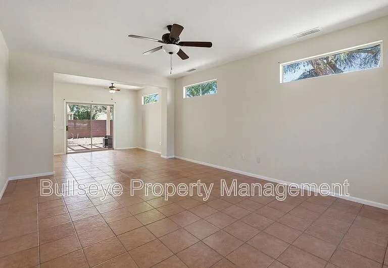15893 W Arrowhead Dr — Photo 4