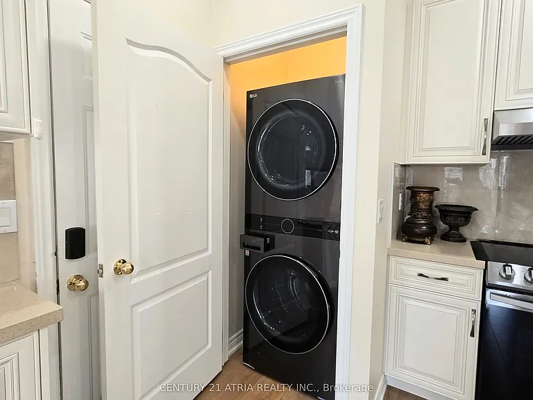 31 Cliveden Pl — Photo 23