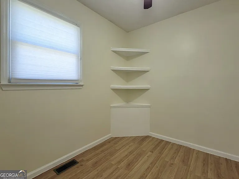 841 Lodgeview Dr — Photo 6