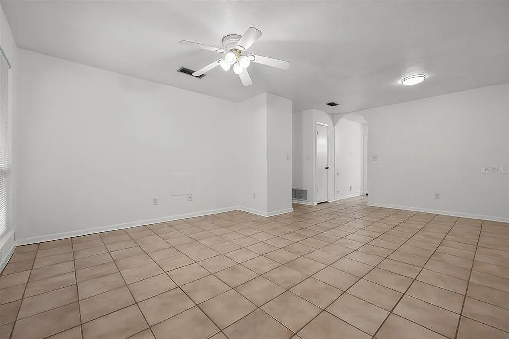 3 bed, 2.0 bath, 1245 sqft, $2,200 — Photo 4