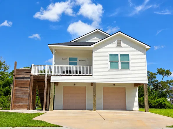 6215 White Oak Dr, Hitchcock, TX 77563