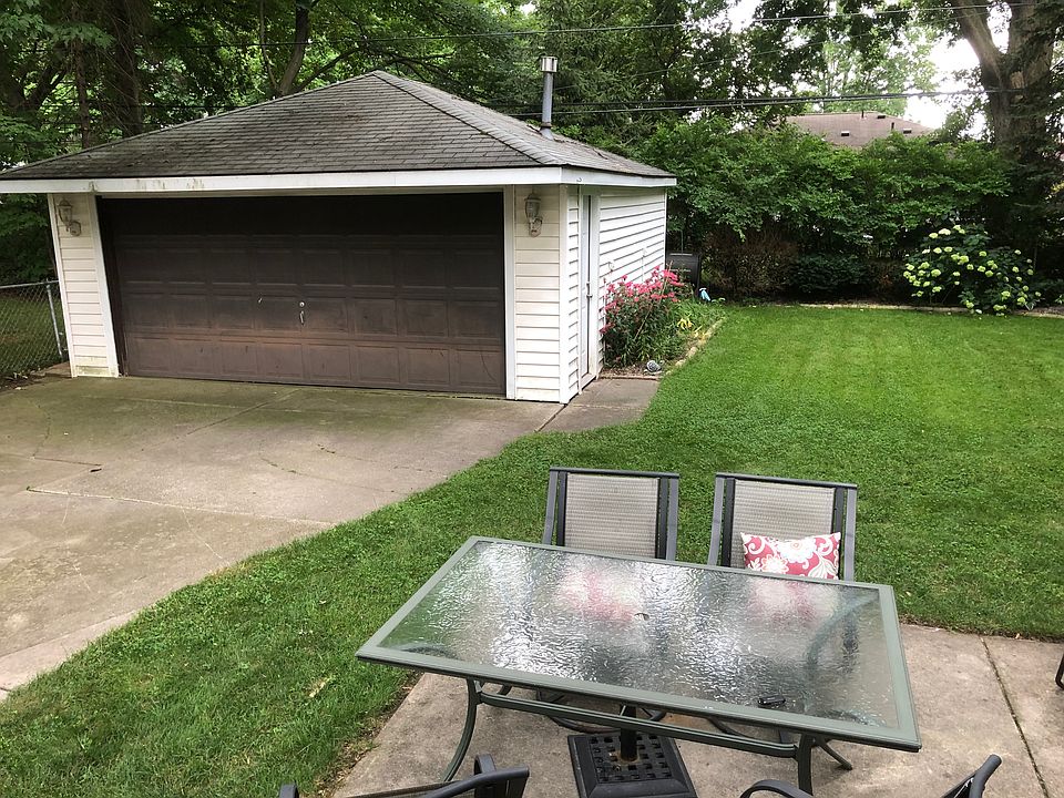 2nd image of 30637 Westfield St