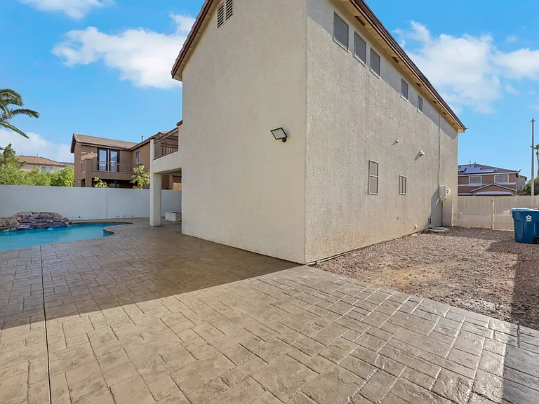 56 Ashby Hills Ct — Photo 39