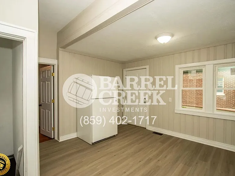 327 N 4th St — Photo 3