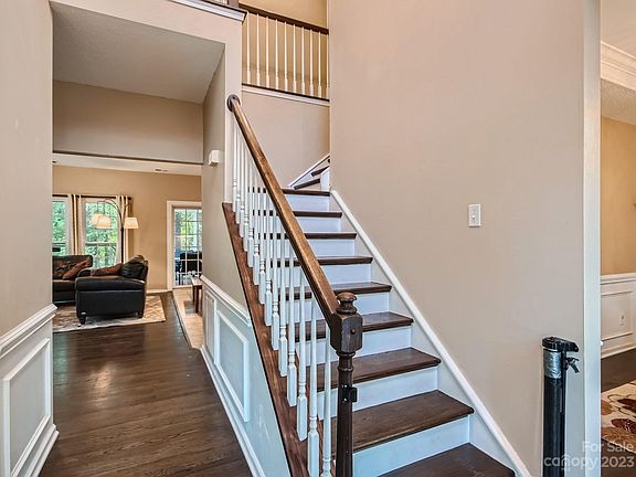 2nd image of 5907 Chinquapin Ct