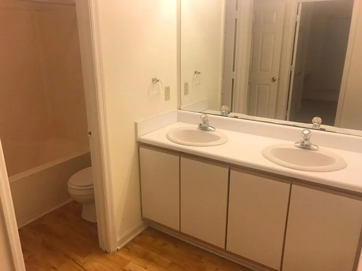 2 bed, 1250 sqft, $885 — Photo 3