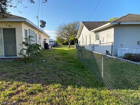 5th image of 1221 SW 34th Ter