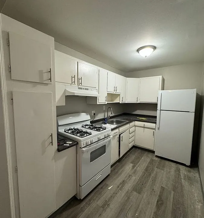 126 S Franklin St #11