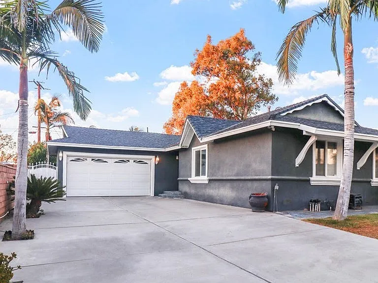 3975 Eileen St — Photo 43