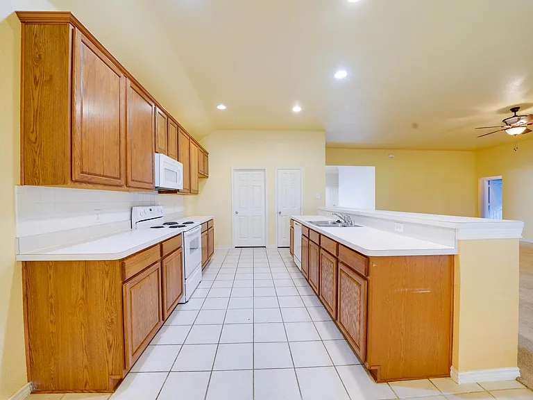 9724 Water Tree Dr — Photo 10