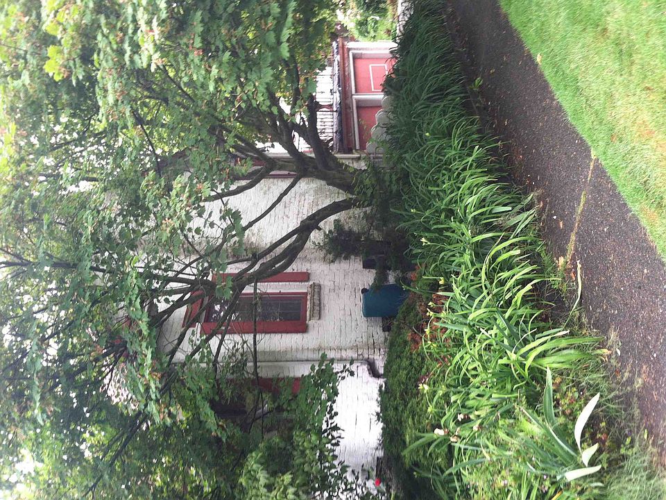 2nd image of 1218 NE 75th St