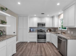 204 E Viser St, Madisonville, TX 77864