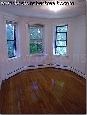 1st image of 109 Strathmore Rd APT 15