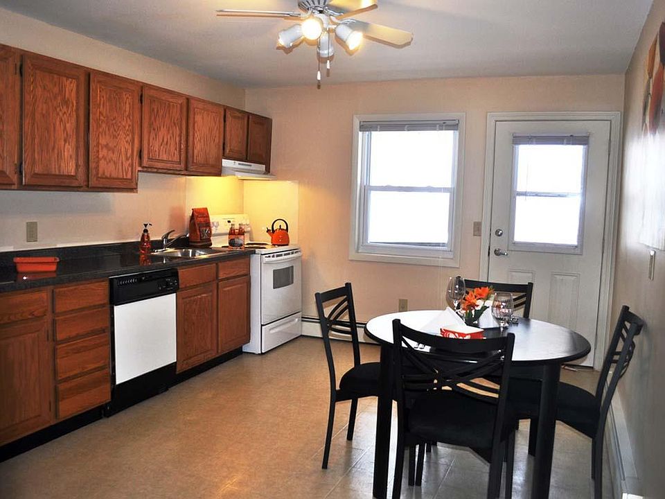 2nd image of 332 Hatfield St APT A