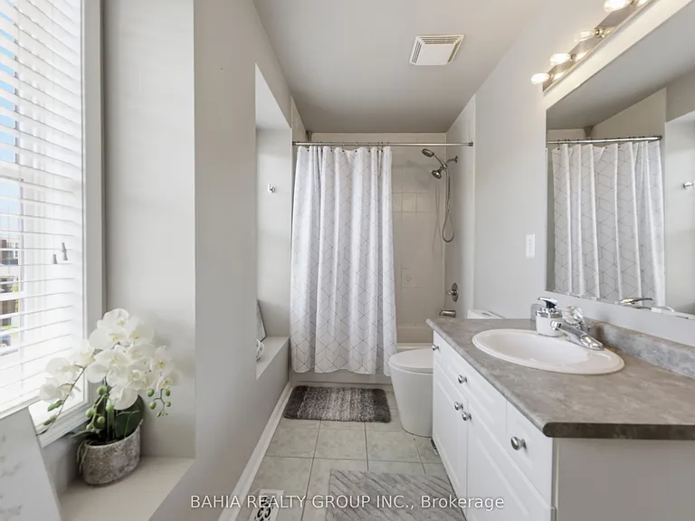 1412 Crozier Cres — Photo 26