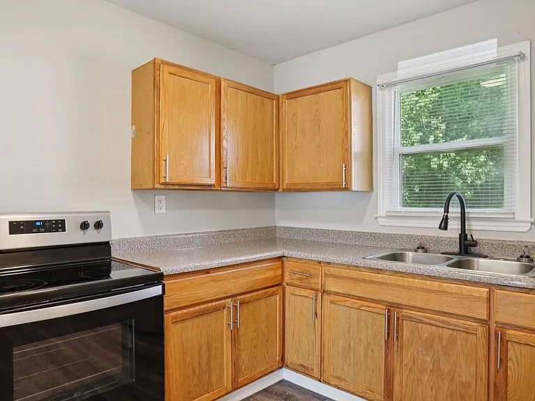 1601 West Townhomes — Photo 9
