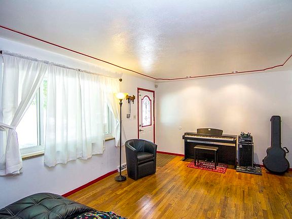 4th image of 7550 Lowell Blvd
