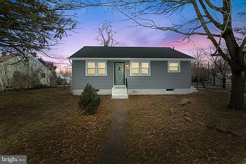 1001 Armistice Dr Photo 1