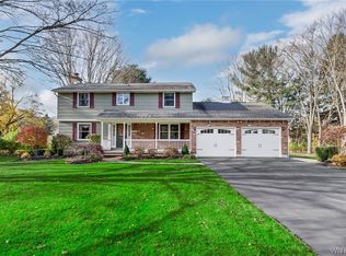 7690 Back Creek Rd, Hamburg, NY 14075