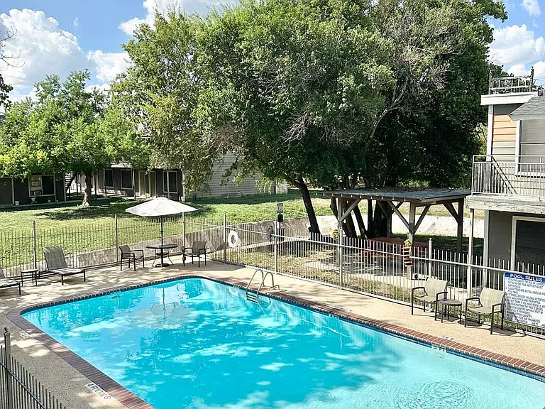 4227 Sun Gate St — Photo 3