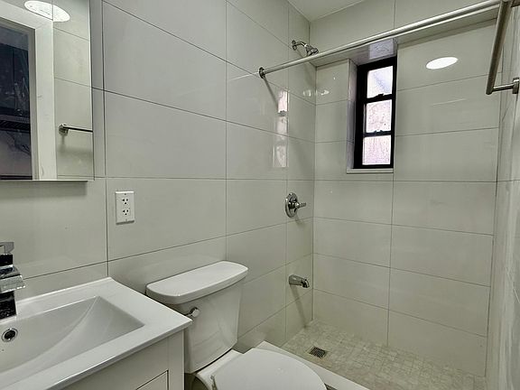 5th image of 74-80 Madison St #3