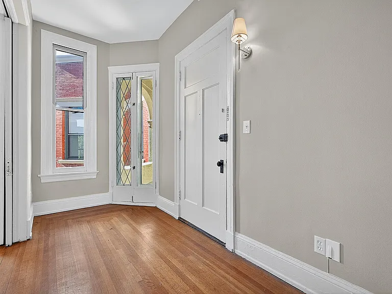 2400 Grandview Ave — Photo 17