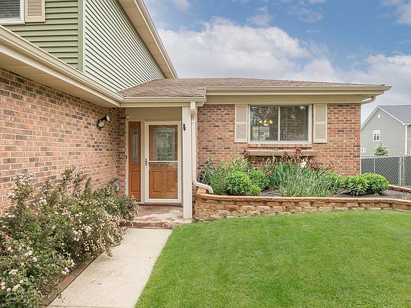 2nd image of 6676 Foxtree Ave