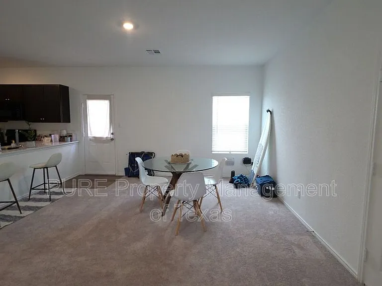 1232 Cattail Ln — Photo 4