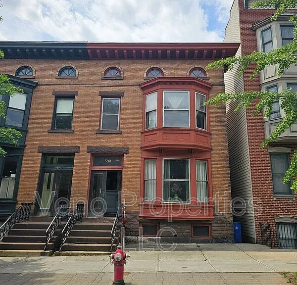 594 Madison Ave #2F — Photo 1