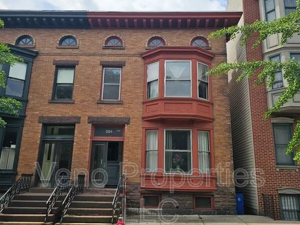 594 Madison Ave #2F, Albany, NY 12208