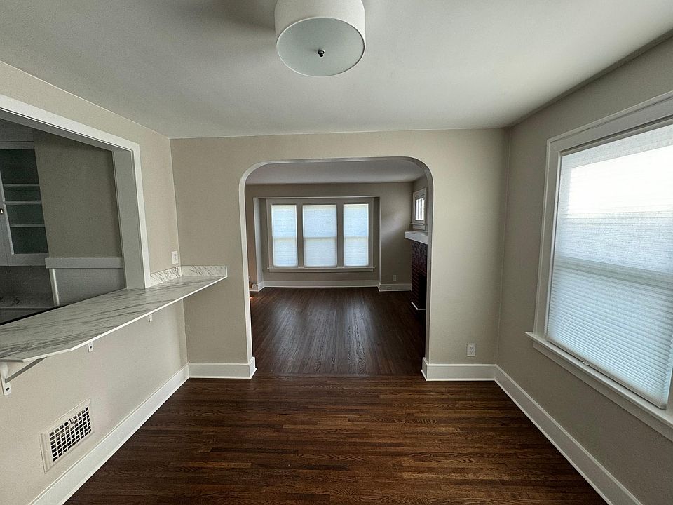 1st image of 256 Saint Lawrence Ave Floor 2