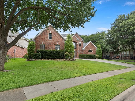 3rd image of 1207 Conroe Dr