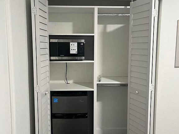 3rd image of 2300 NW 6th St APT 4