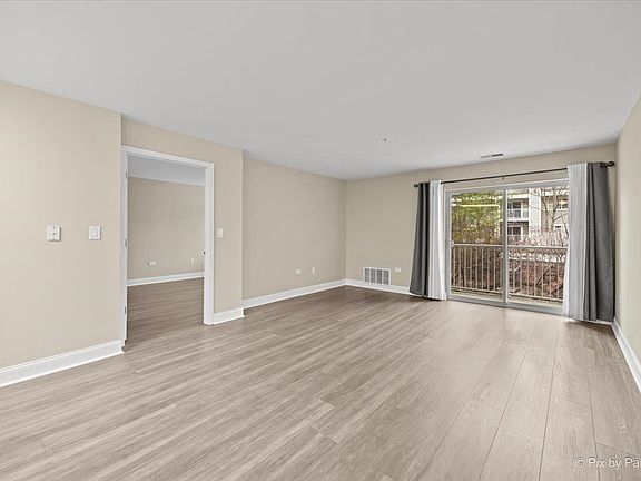 3rd image of 605 Barrington Ave APT 222