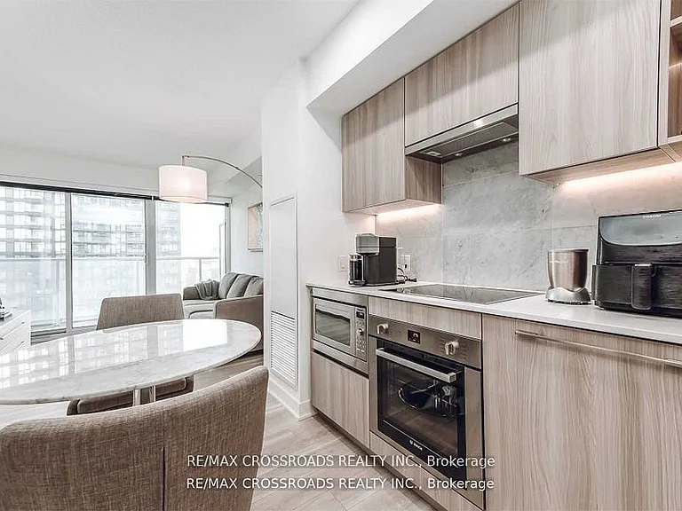 17 Bathurst St #1508 — Photo 4