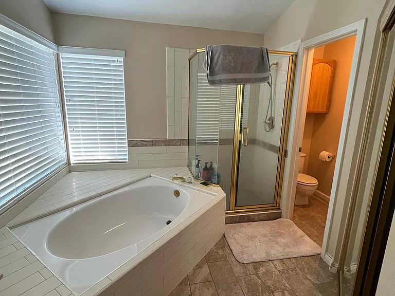 Amethyst Dr — Photo 4