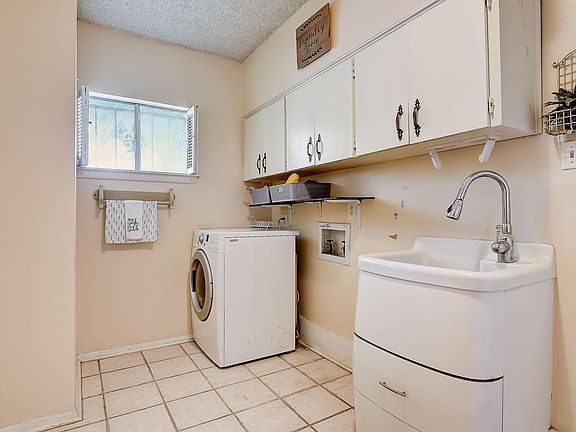 2nd image of 307 Antler Dr