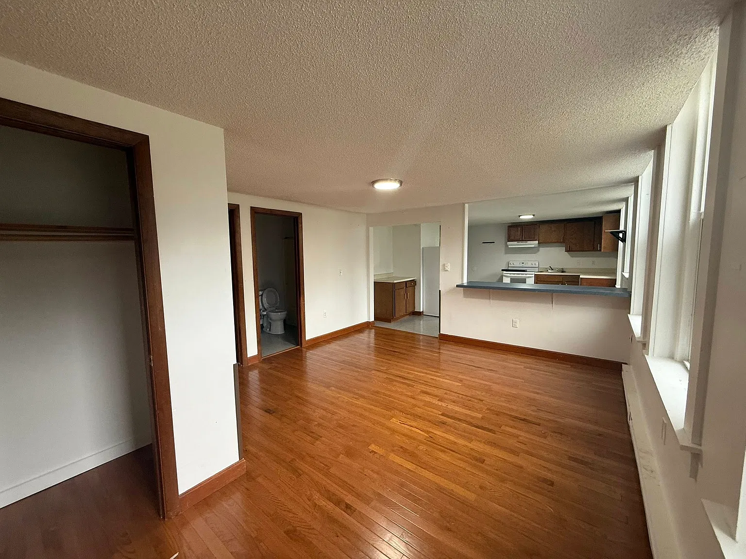 1 bed, 875 sqft, $1,275 — Photo 2