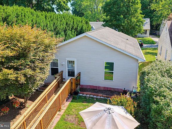 5th image of 50 N Halsey Rd