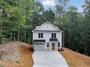 3922 Pine Shore Cir, Gainesville, GA 30501