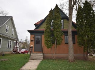 1045 Eastman St, Oshkosh, WI 54901