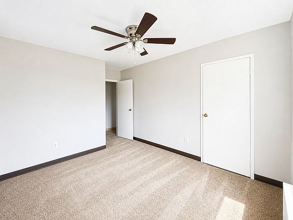 3rd image of 60 Markham Dr